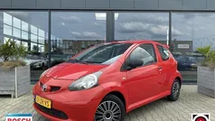 Rood Gebruikt 2008 Toyota Aygo Hatchback | € 2.650 (Eerlijke prijs)