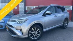 Grijs, metallic lak Gebruikt 2017 Toyota RAV4 Executive SUV | € 23.888 (Eerlijke prijs)