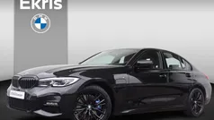 Zwart Gebruikt 2021 BMW 330e M Sport Sedan | € 35.900 (Goede deal)