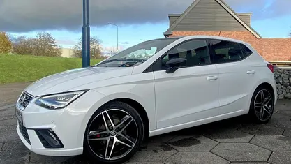 Wit Gebruikt 2019 Seat Ibiza Beats Hatchback | € 16.945 (Eerlijke prijs)