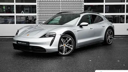 Grijs Occasion 2021 Porsche Taycan SUV | € 60.795 (Eerlijke prijs)