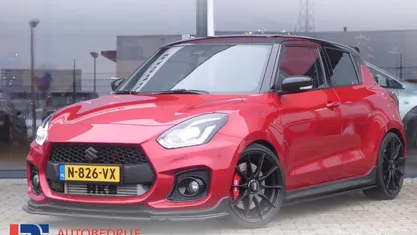 Rood (metallic) Gebruikt 2022 Suzuki Swift Sport Hatchback | € 19.950 (Eerlijke prijs)