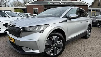 Grijs (metallic) Occasion 2023 Skoda Enyaq iV SUV | € 26.850 (Goede deal)