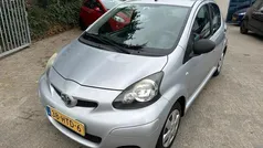 Grijs Gebruikt 2009 Toyota Aygo Hatchback | € 2.499 (Eerlijke prijs)