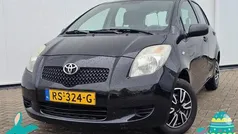 Zwart Gebruikt 2008 Toyota Yaris Hatchback | € 2.250 (Eerlijke prijs)