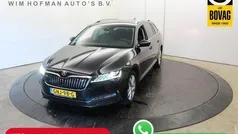 Zwart, metallic lak Gebruikt 2021 Skoda Superb Style Stationwagen | € 24.940 (Goede deal)