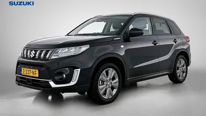 Zwart metallic Occasion 2024 Suzuki Vitara SUV | € 25.445 (Eerlijke prijs)