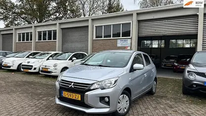 Grijs Occasion 2021 Mitsubishi Space Star Hatchback | € 7.995 (Super prijs)