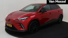Rood Gebruikt 2023 MG MG4 EV Luxury Hatchback | € 22.995 (Eerlijke prijs)