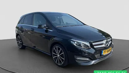 Zwart Gebruikt 2017 Mercedes B180 Business MPV | € 15.245 (Eerlijke prijs)