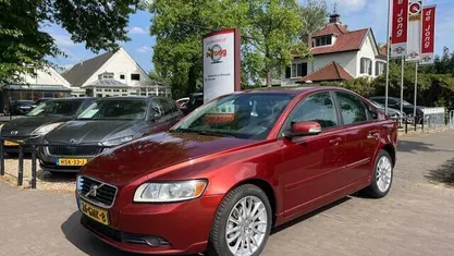 Occasion Volvo S40 Momentum 125 PK (91 kW) 2008 Rood, metallic lak Sedan