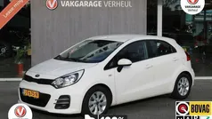 Wit Gebruikt 2016 Kia Rio Hatchback | € 9.395 (Eerlijke prijs)