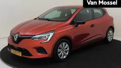 Rood Gebruikt 2020 Renault Clio V Life Hatchback | € 13.235 (Eerlijke prijs)