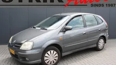 Grijs, metallic lak Gebruikt 2003 Nissan Almera Tino MPV | € 989 (Super prijs)