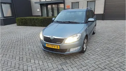 Blauw (metallic) Gebruikt 2011 Skoda Fabia GreenLine Stationwagen | € 1.850 (Eerlijke prijs)