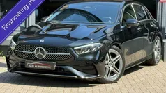 Zwart Gebruikt 2024 Mercedes A200 AMG Hatchback | € 34.999 (Eerlijke prijs)