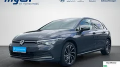 Gebruikt 2023 VW Golf VIII Move Sedan | € 30.470 (Eerlijke prijs)