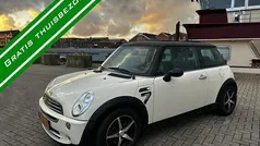 Wit (metallic) Gebruikt 2006 Mini Cooper Hatchback | € 3.750 (Goede deal)