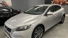 Gebruikt 2015 Volvo V40 Momentum Hatchback | € 7.950 (Eerlijke prijs)
