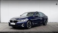 Blauw Gebruikt 2021 BMW 545e Executive Sedan | € 46.900 (Eerlijke prijs)
