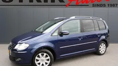 Blauw, metallic lak Gebruikt 2010 VW Touran Highline MPV | € 2.849 (Goede deal)
