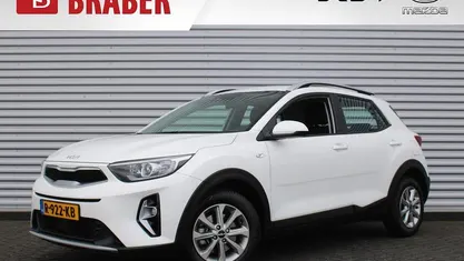 Wit Occasion 2022 Kia Stonic SUV | € 17.395 (Eerlijke prijs)