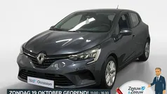 Gebruikt 2022 Renault Clio V Zen Hatchback | € 14.935 (Eerlijke prijs)