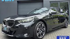 Gebruikt 2024 BMW 520 Basis Stationwagen | € 63.900 (Goede deal)