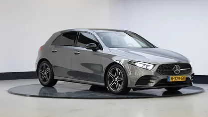 Grijs Occasion 2021 Mercedes A200 Premium Hatchback | € 24.945 (Goede deal)