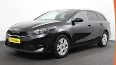 Zwart Gebruikt 2023 Kia Ceed Sportswagon Comfort Stationwagen | € 22.390 (Eerlijke prijs)