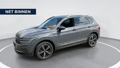 Grijs Gebruikt 2022 VW Tiguan Life SUV | € 31.940 (Goede deal)