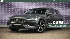 Groen Nieuw 2025 Volvo V60 Plus Stationwagen | € 59.899 (Goede deal)