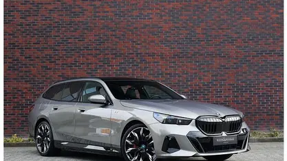 Occasion BMW 550e Basis 489 PK (359 kW) 2025 Stationwagen