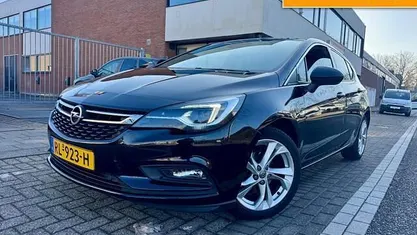 Zwart Occasion 2018 Opel Astra Innovation Hatchback | € 4.795 (Super prijs)