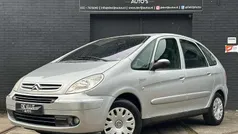 Grijs, metallic lak Gebruikt 2005 Citroën Xsara Picasso Attraction MPV | € 2.150 (Eerlijke prijs)