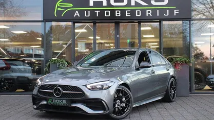 Grijs (metallic) Occasion 2024 Mercedes C200 AMG line Sedan | € 46.950 (Eerlijke prijs)