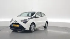 Wit Gebruikt 2021 Toyota Aygo X-play Hatchback | € 9.900 (Goede deal)