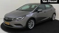 Gebruikt 2017 Opel Astra Edition Hatchback | € 12.435 (Eerlijke prijs)