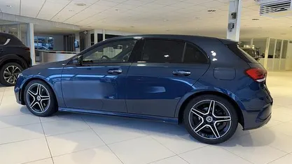 Blauw Gebruikt 2019 Mercedes A180 Business Hatchback | € 21.900 (Eerlijke prijs)