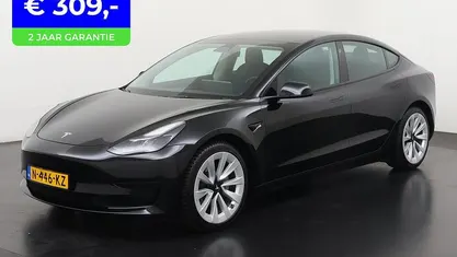 Zwart Occasion 2021 Tesla Model 3 Standard Range Sedan | € 25.690 (Eerlijke prijs)