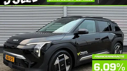 Zwart Occasion 2025 Kia EV3 Advance SUV | € 37.865 (Eerlijke prijs)