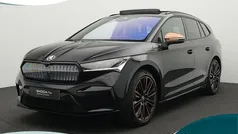 Zwart Gebruikt 2022 Skoda Enyaq iV SUV | € 39.900 (Eerlijke prijs)