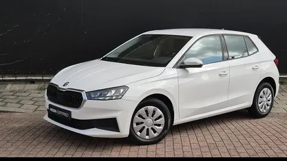 Wit Gebruikt 2023 Skoda Fabia Ambition Hatchback | € 18.935 (Eerlijke prijs)