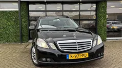 Zwart, metallic lak Gebruikt 2011 Mercedes E200 Business Stationwagen | € 13.950 (Eerlijke prijs)