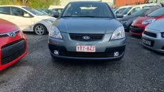 Blauw Gebruikt 2009 Kia Rio Sedan | € 3.200 (Eerlijke prijs)