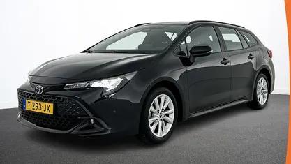 Zwart Gebruikt 2023 Toyota Corolla Active Stationwagen | € 24.790 (Eerlijke prijs)