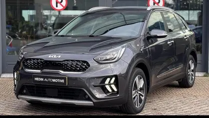 Zwart Gebruikt 2021 Kia Niro SUV | € 23.745 (Eerlijke prijs)
