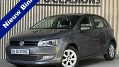 Grijs, metallic lak Gebruikt 2013 VW Polo Comfortline Hatchback | € 7.999 (Eerlijke prijs)