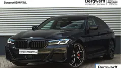 Zwart, metallic lak Gebruikt 2022 BMW 540 M Sport Sedan | € 62.875 (Eerlijke prijs)