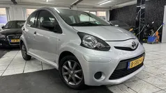 Grijs Gebruikt 2013 Toyota Aygo Hatchback | € 5.950 (Eerlijke prijs)